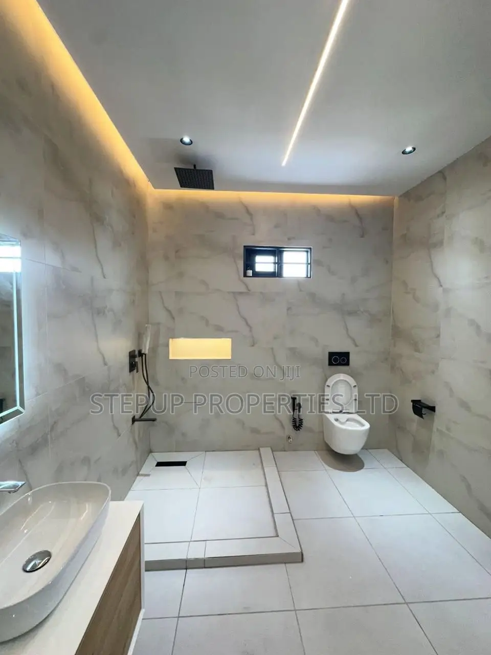 3bdrm House in Ashaley Botwe, Lake Side Estate for sale