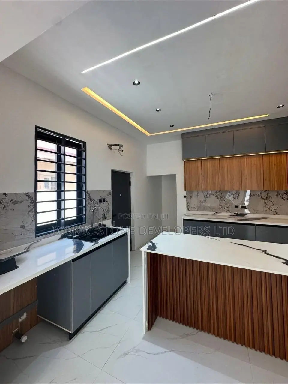 3bdrm House in Ashaley Botwe, Lake Side Estate for sale