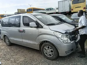 Hyundai Starex 2000 Silver