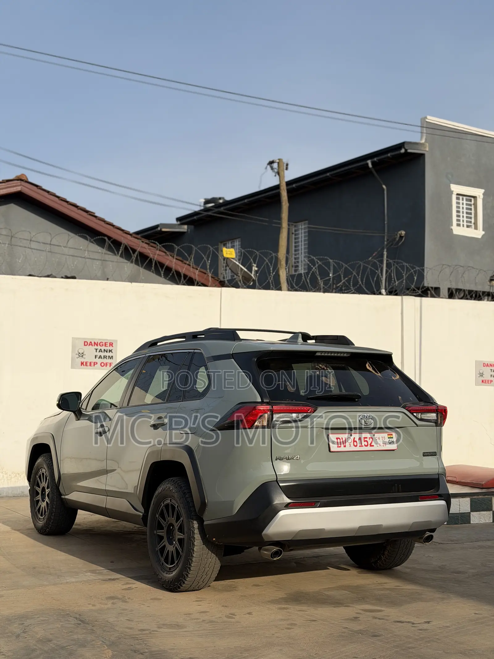 Toyota RAV4 2022 Green
