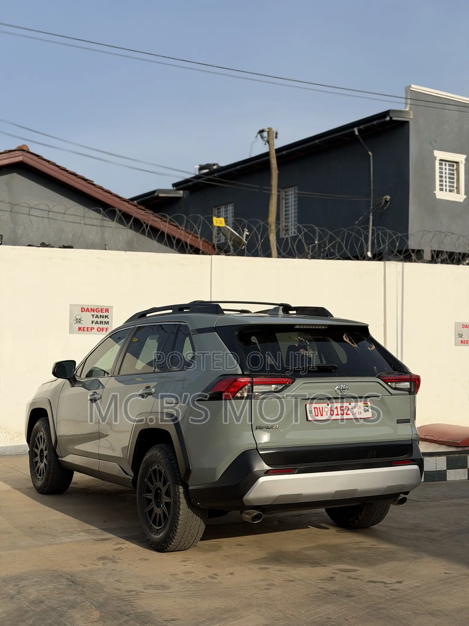 Toyota RAV4 2022 Green