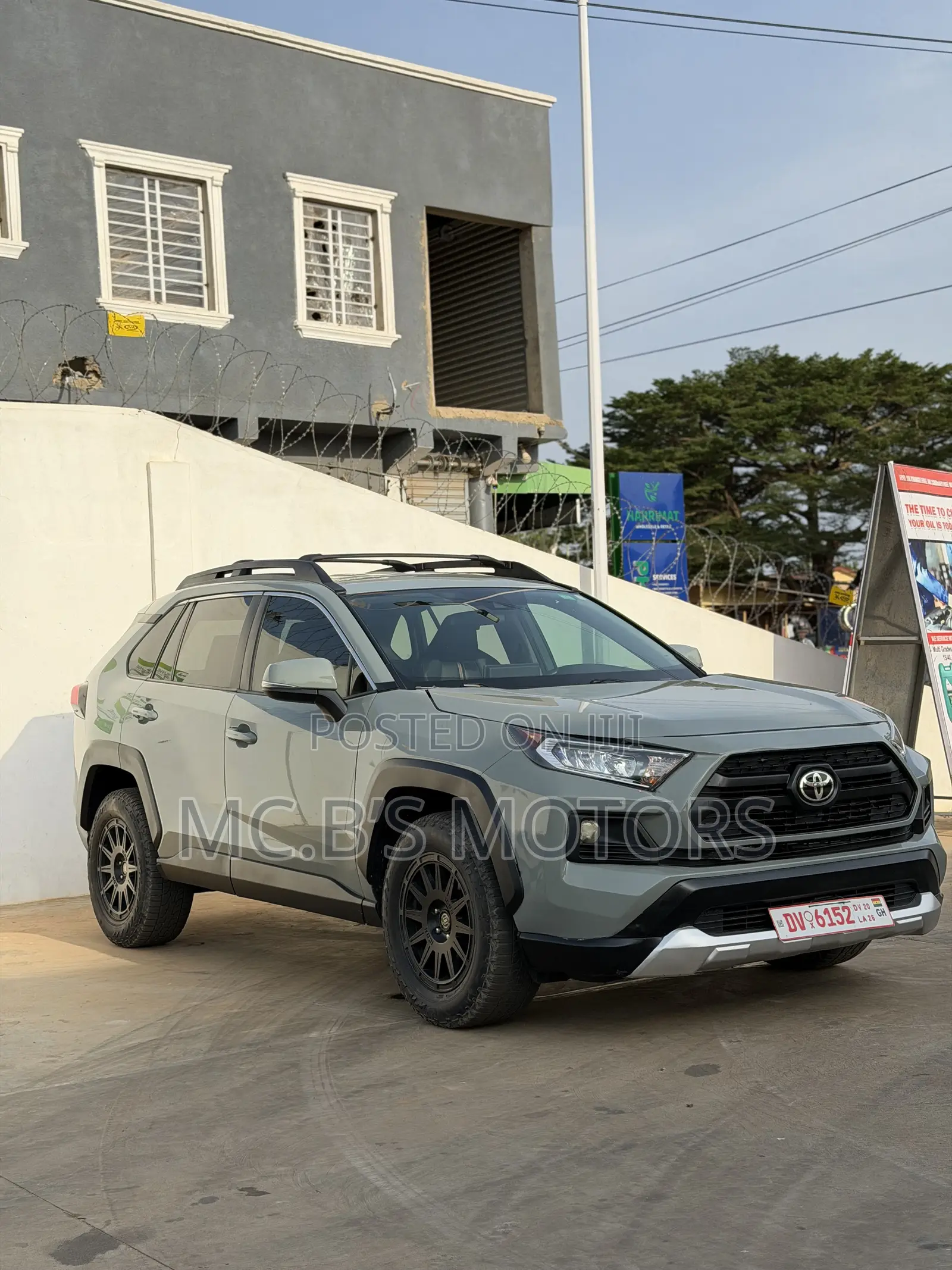 Toyota RAV4 2022 Green