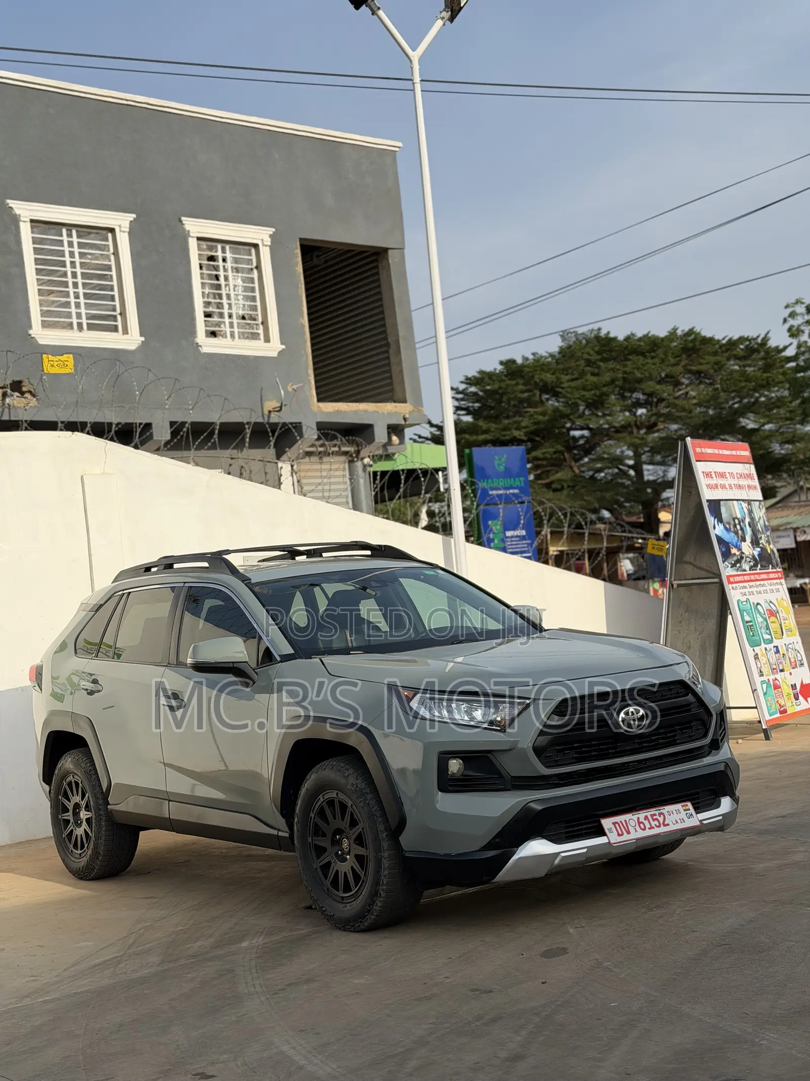 Toyota RAV4 2022 Green