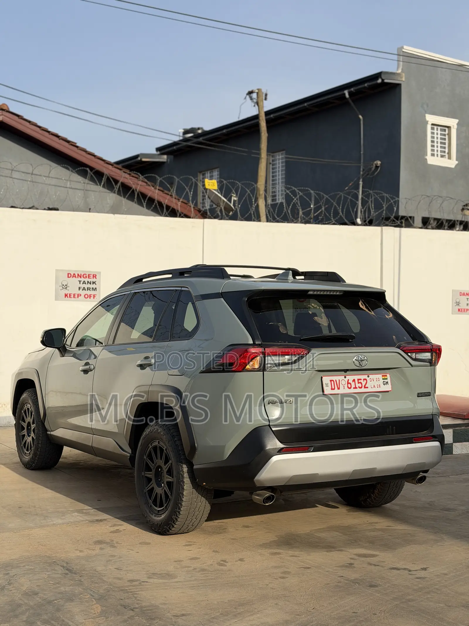 Toyota RAV4 2022 Green