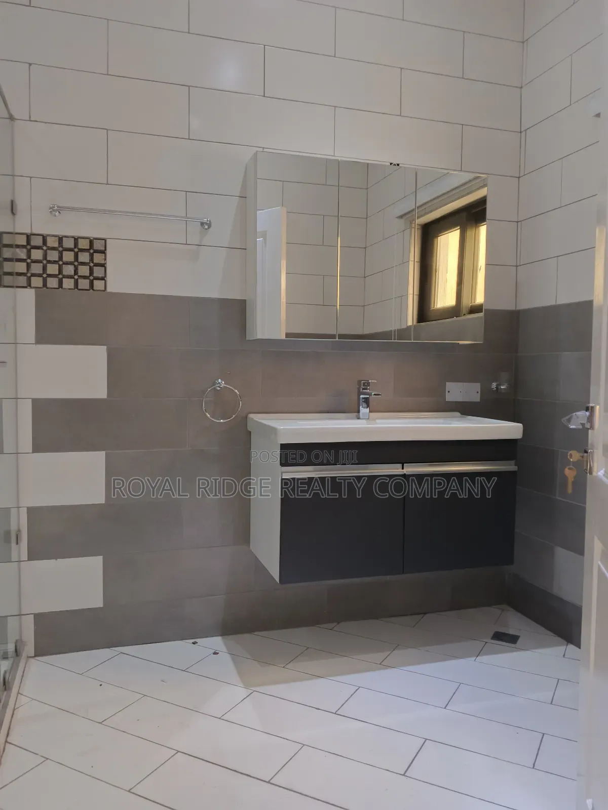 Furnished 4bdrm House in East Airport, Accra Metropolitan for rent