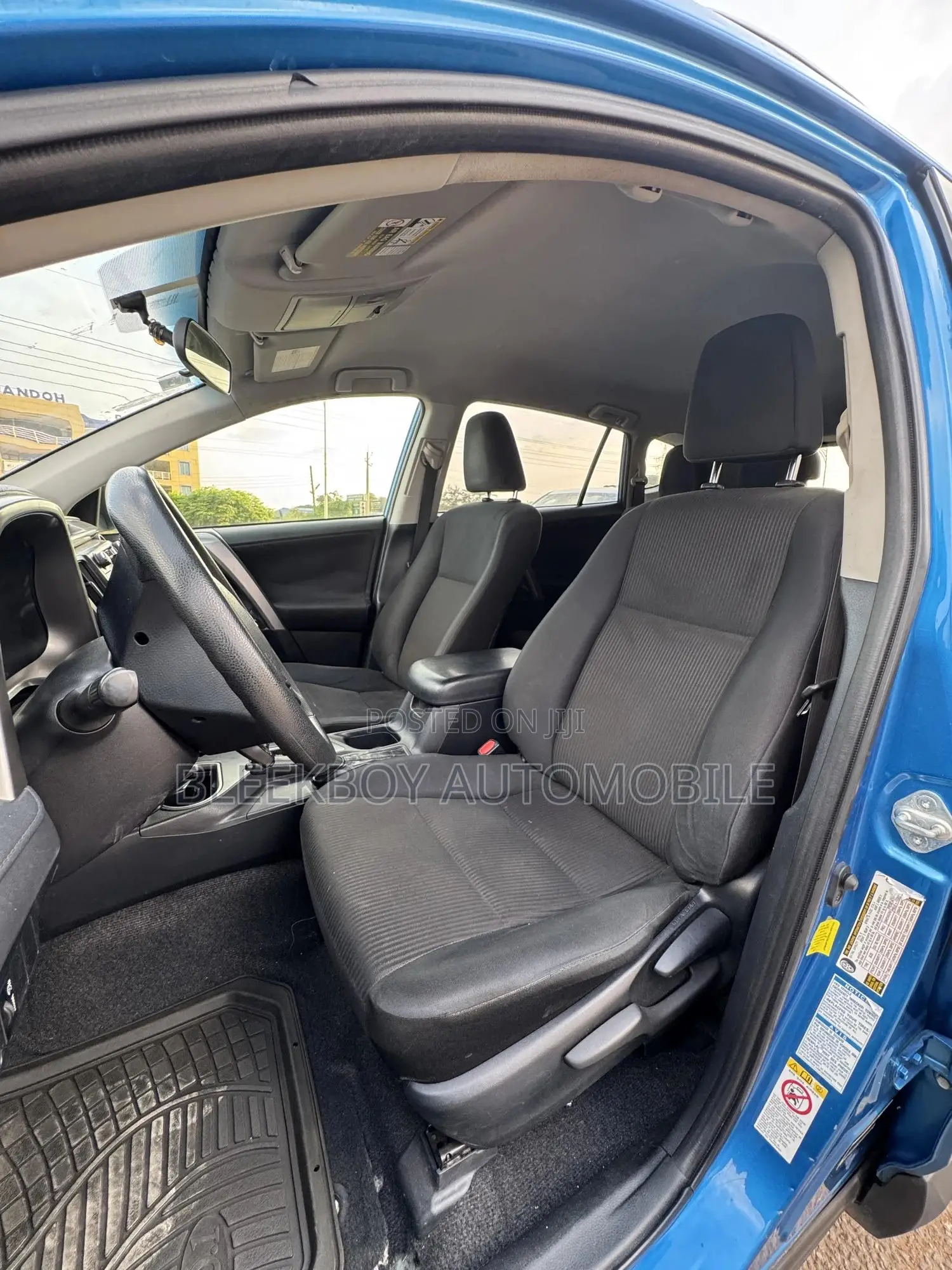 Toyota RAV4 LE AWD (2.5L 4cyl 6A) 2016 Blue