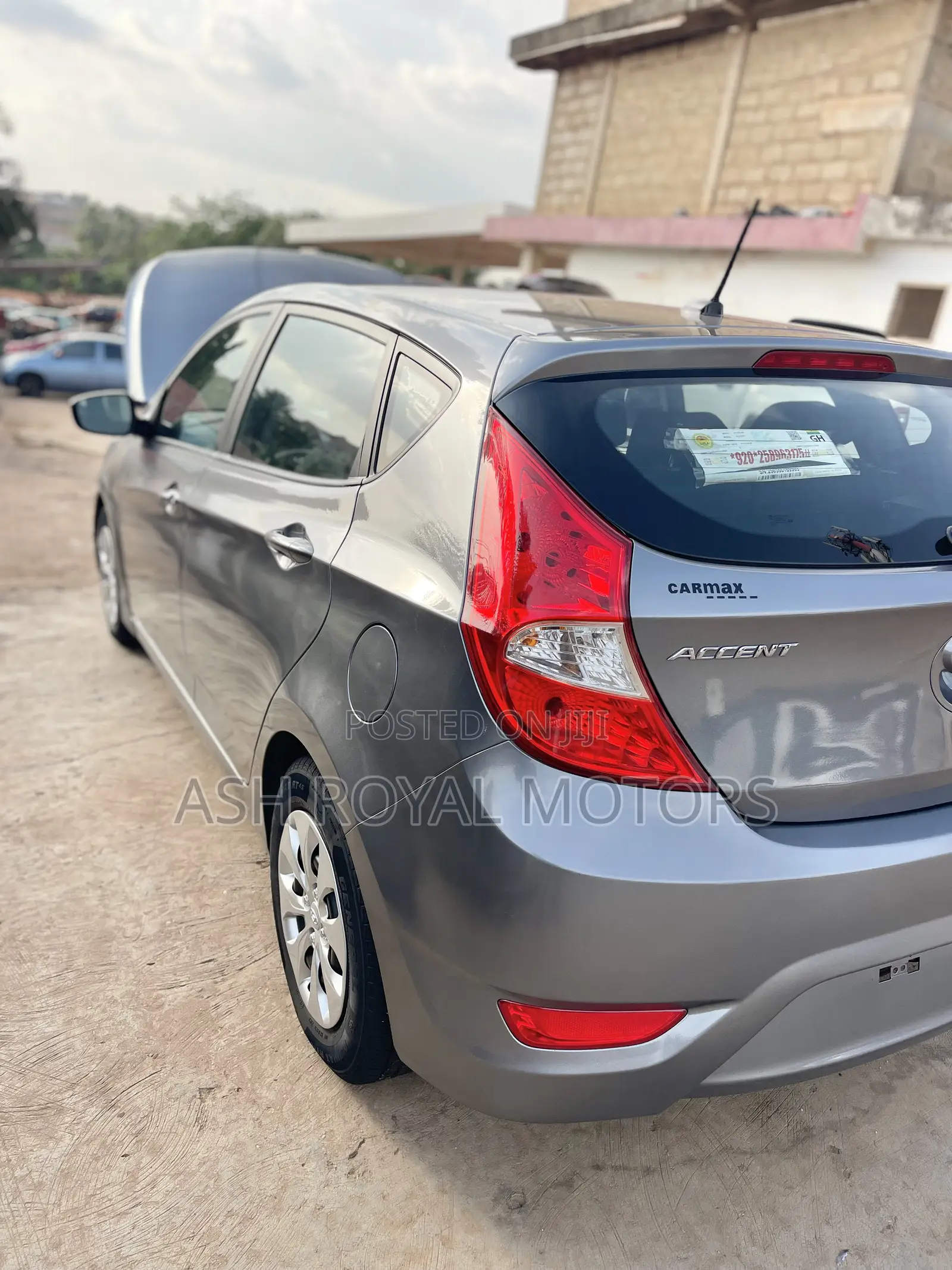 Hyundai Accent SE Hatchback 2017 Gray