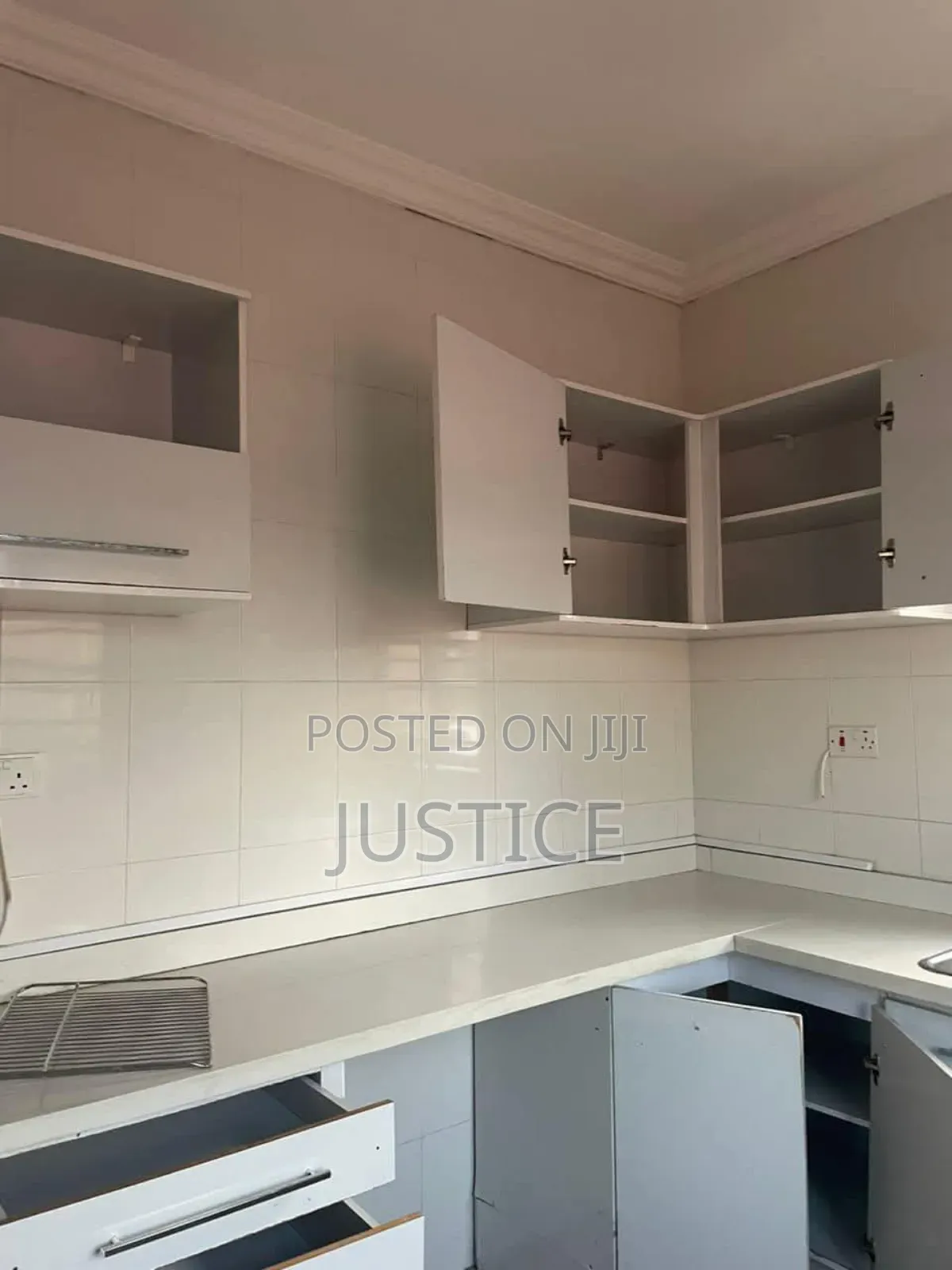 3bdrm Apartment in Dzorwulu for rent