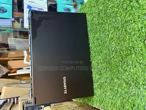 Laptop Gigabyte AORUS 5 24GB Intel Core i7 SSD 1T