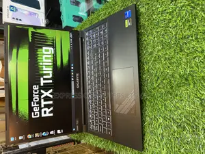 Laptop Gigabyte AORUS 5 24GB Intel Core i7 SSD 1T