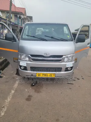 Toyota HiAce 2013 Beige