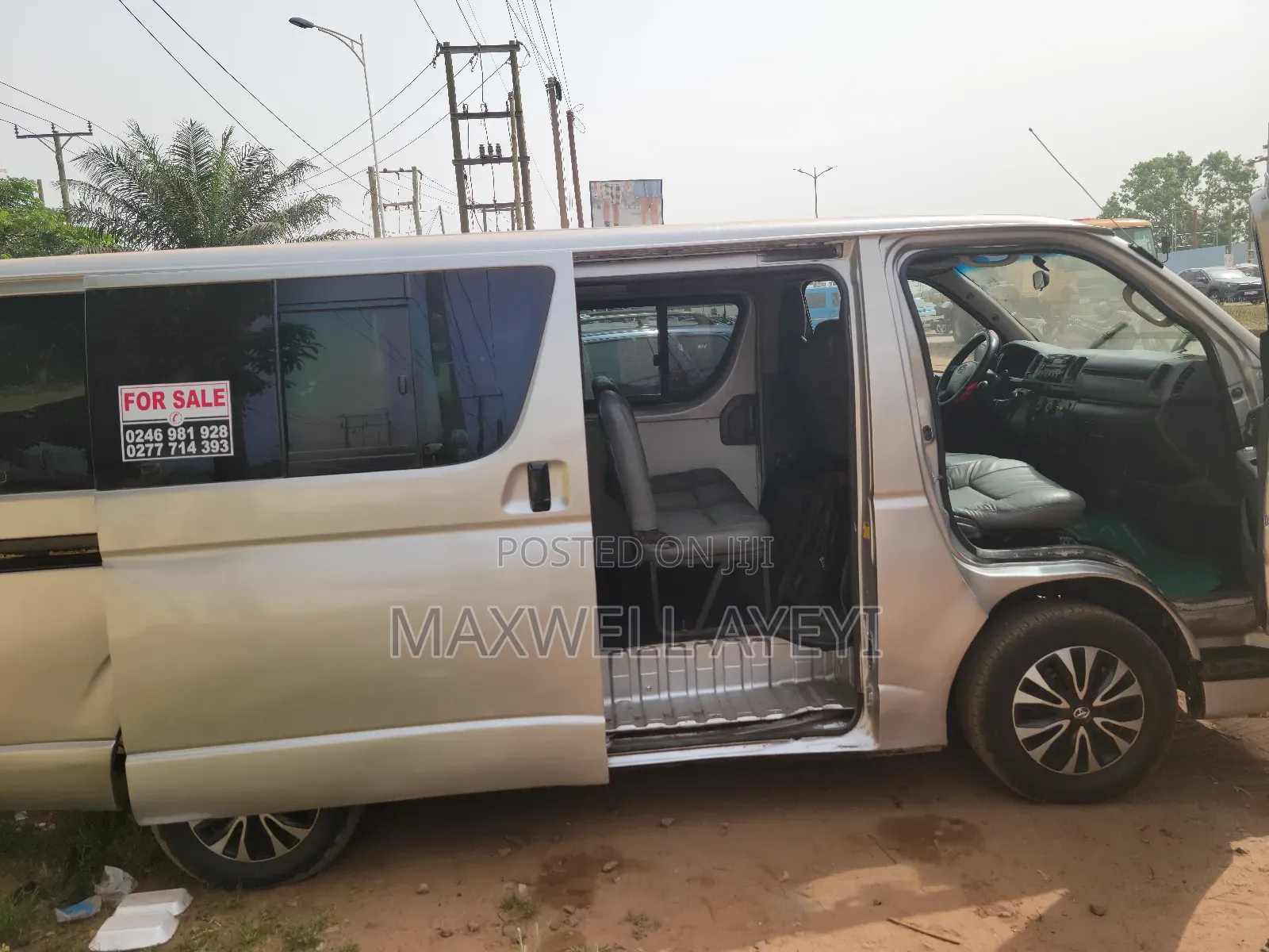 Toyota HiAce 2013 Beige