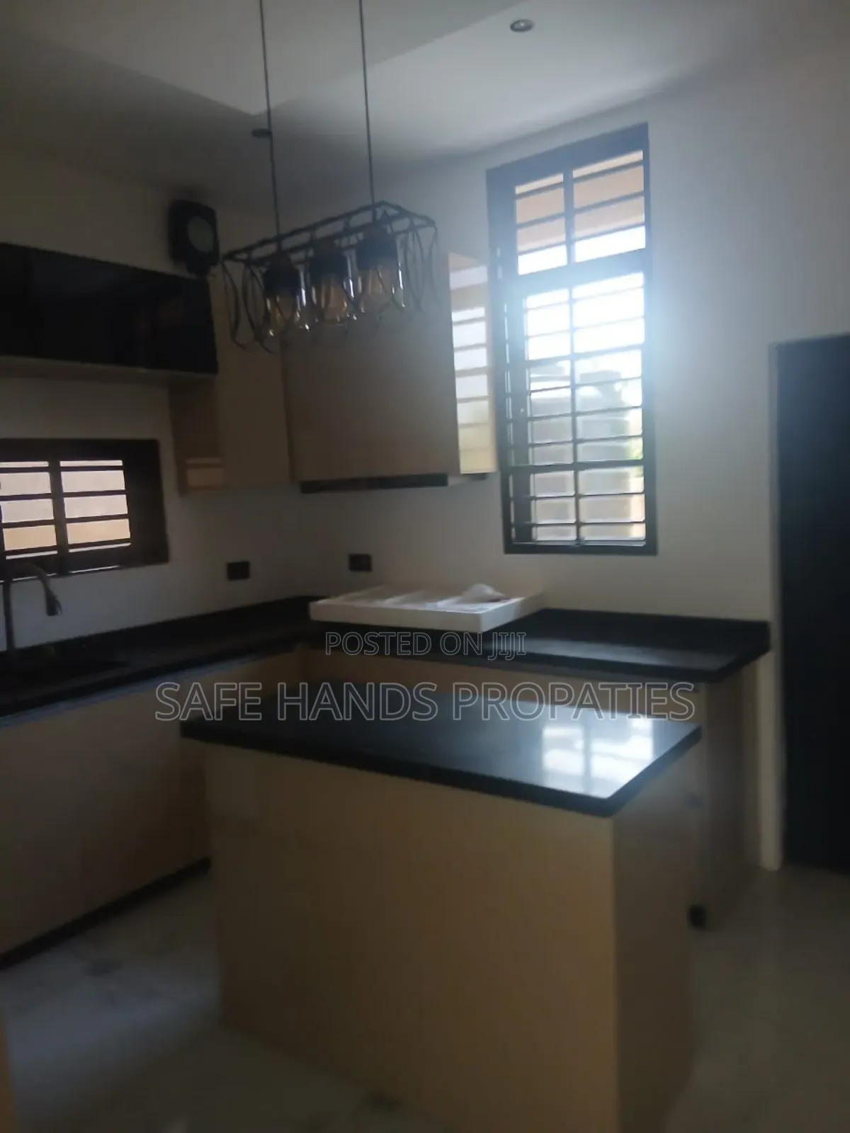 Furnished 4bdrm House in East Legon, Accra Metropolitan for sale