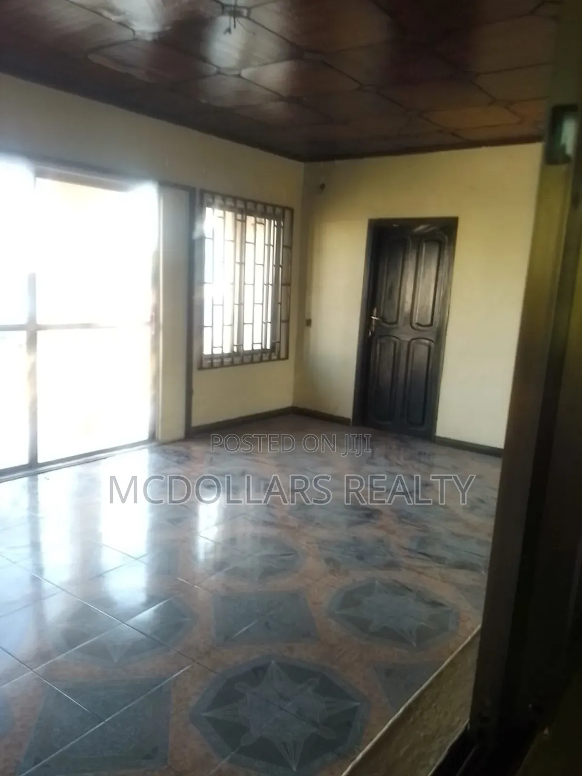 3 Bedroom Apartment for Rent, Roadside, Top, Can Go for Office