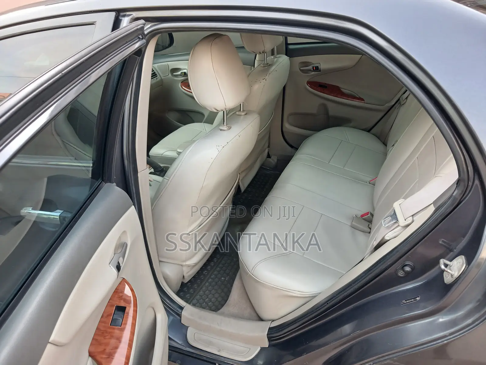 Toyota Corolla XLE 4dr Sedan (1.8L 4cyl 4A) 2009 Gray