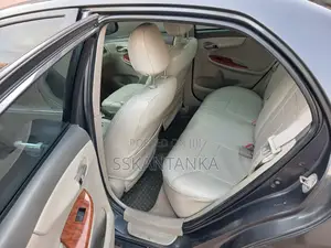 Toyota Corolla XLE 4dr Sedan (1.8L 4cyl 4A) 2009 Gray