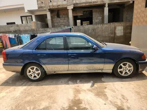 Mercedes-Benz E300 2008 Blue