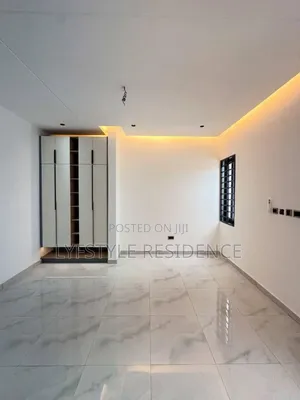 3bdrm House in Lakeside Estate for sale
