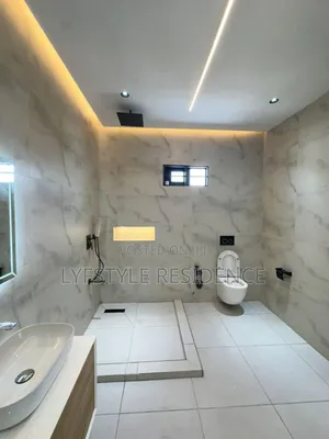 3bdrm House in Lakeside Estate for sale