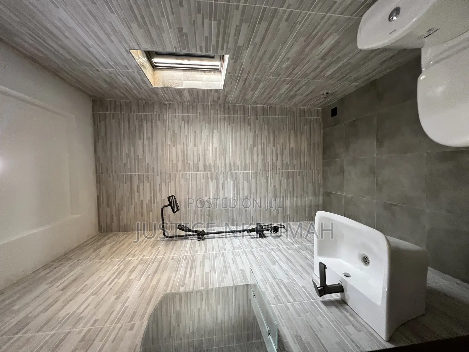2bdrm Apartment in Mr Justice Estate, Bortiano for rent