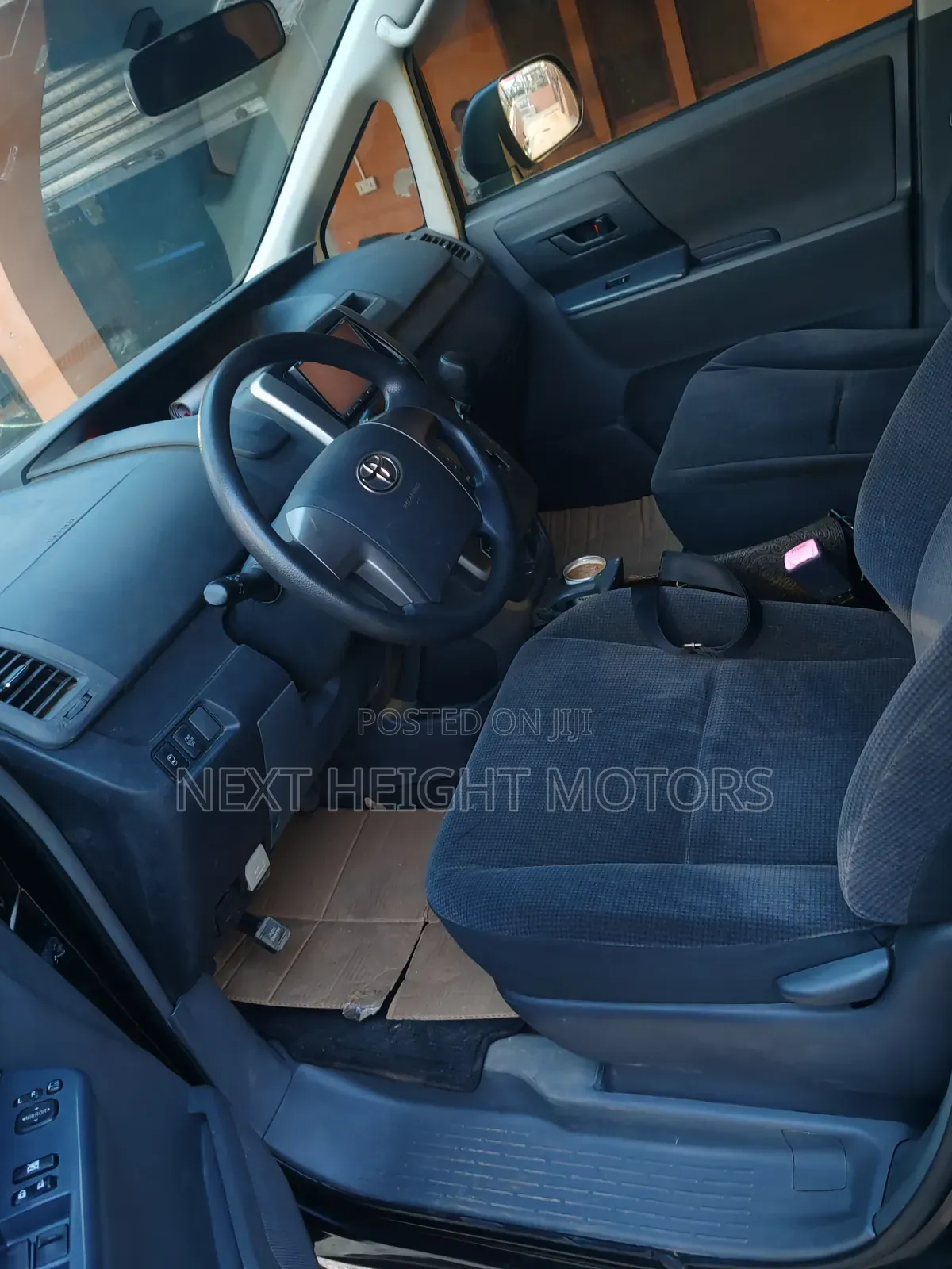 Toyota Voxy 2010 Black