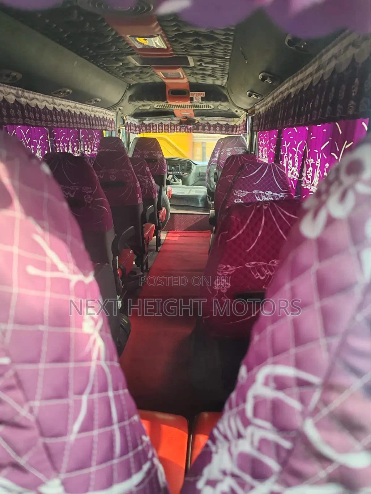 Hyundai County 2018 Yellow