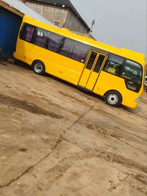 Hyundai County 2018 Yellow
