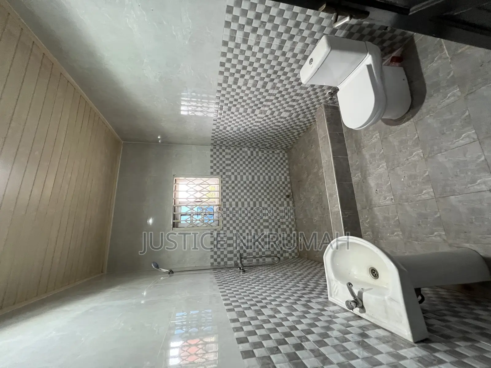2bdrm Apartment in Mr Justice Estate, Bortiano for rent