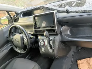 Toyota Sienta 2020 White