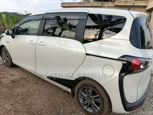 Toyota Sienta 2020 White