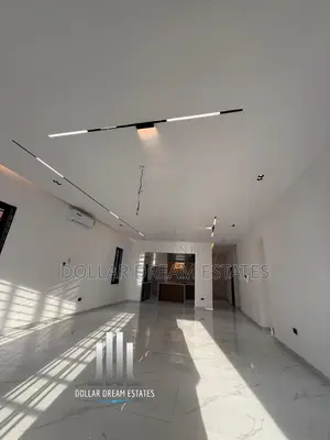 3bdrm House in Lake Side Estate for sale