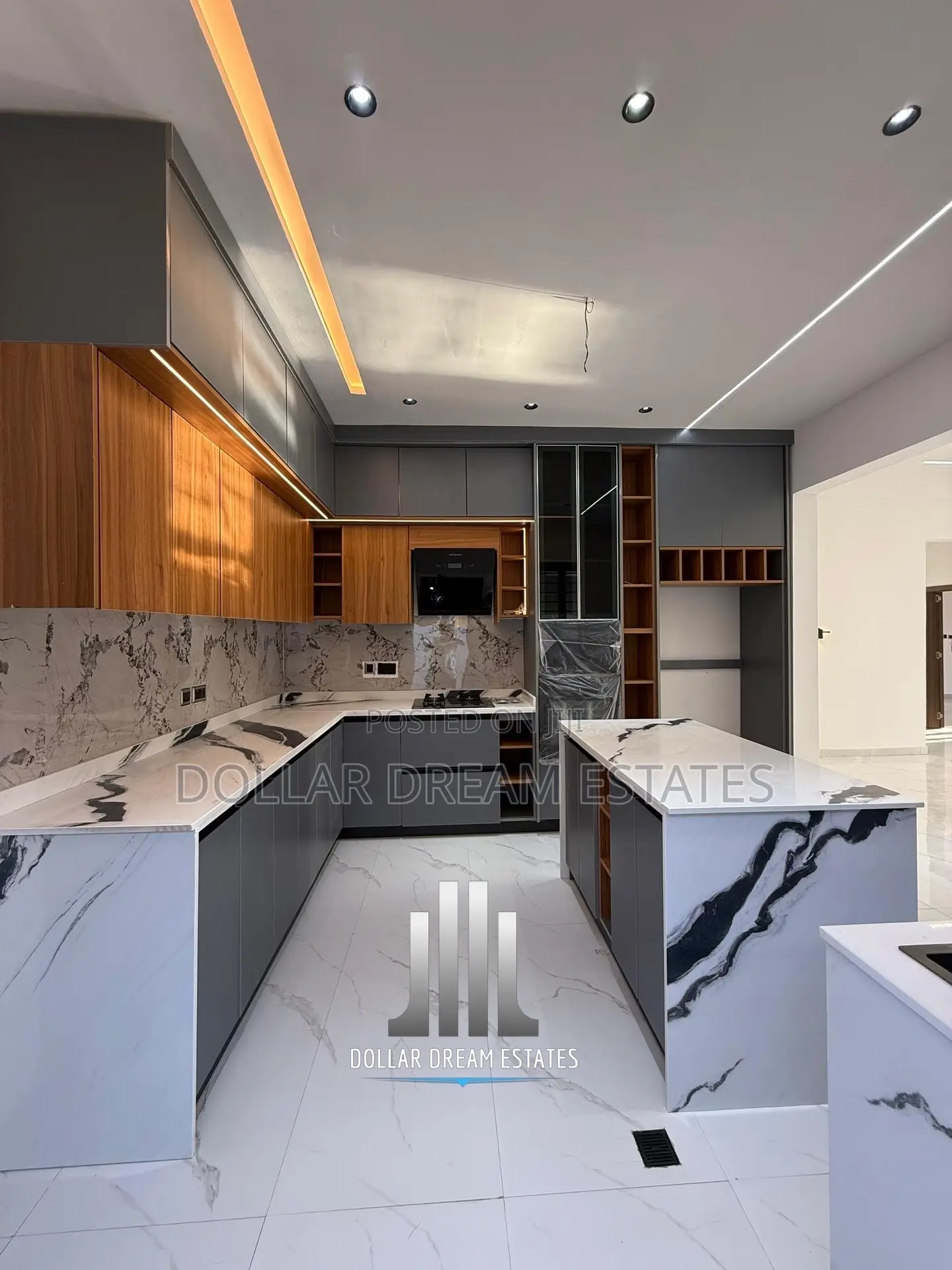 3bdrm House in Lake Side Estate for sale