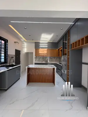 3bdrm House in Lake Side Estate for sale