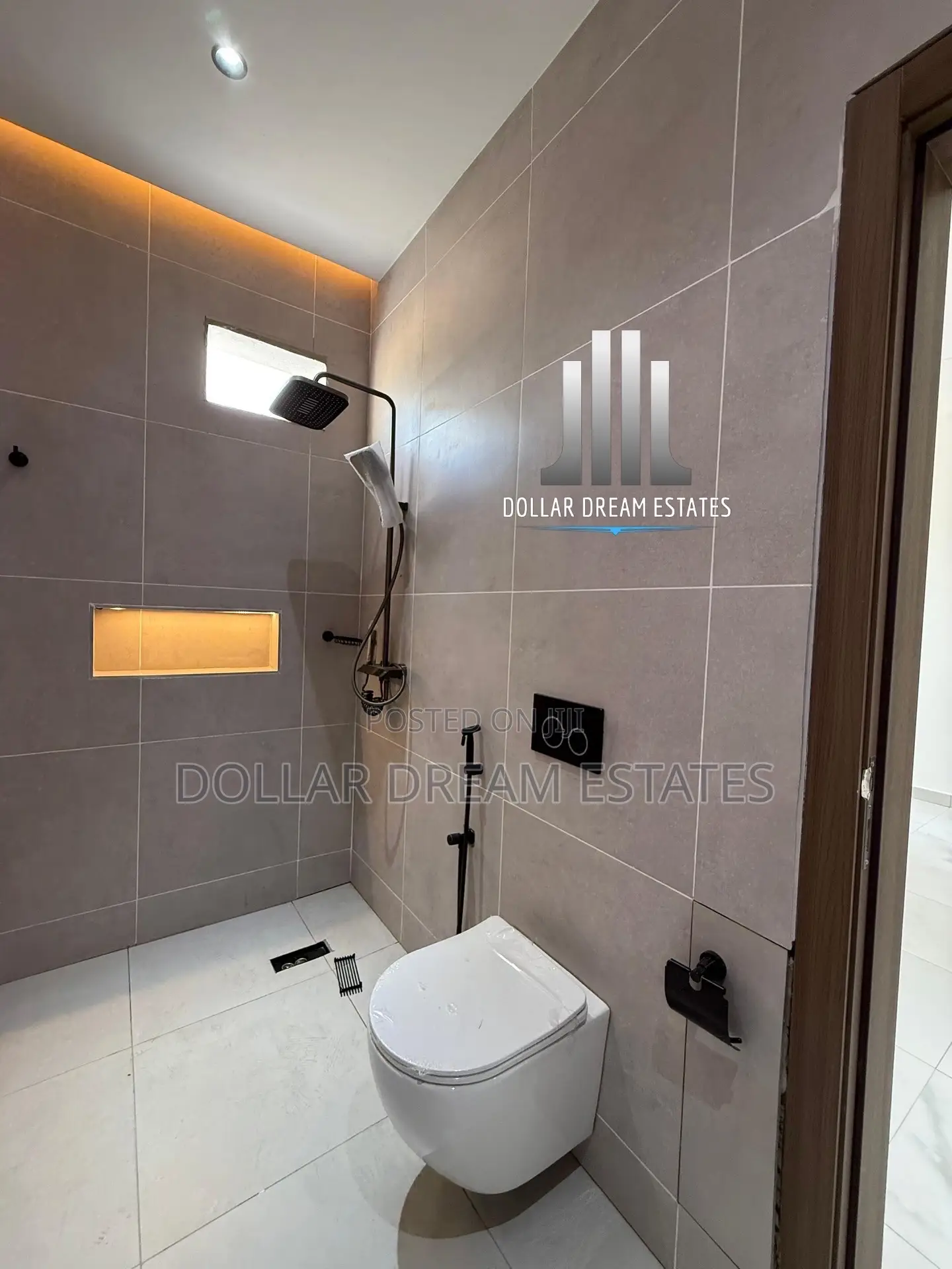 3bdrm House in Lake Side Estate for sale