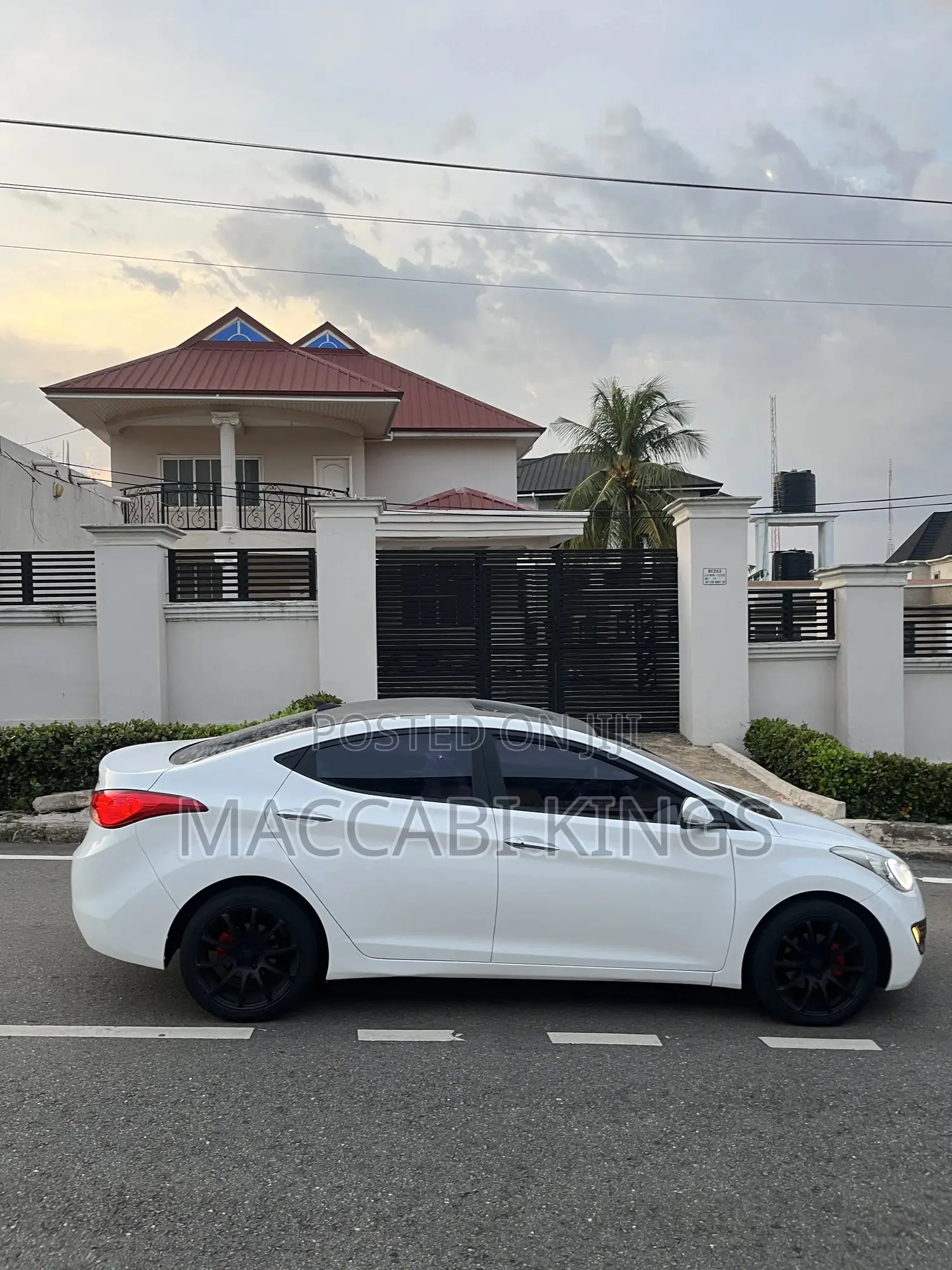 Hyundai Avante 2013 White