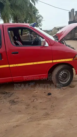 Toyota HiAce 2010 Red