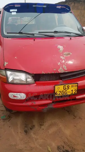 Toyota HiAce 2010 Red