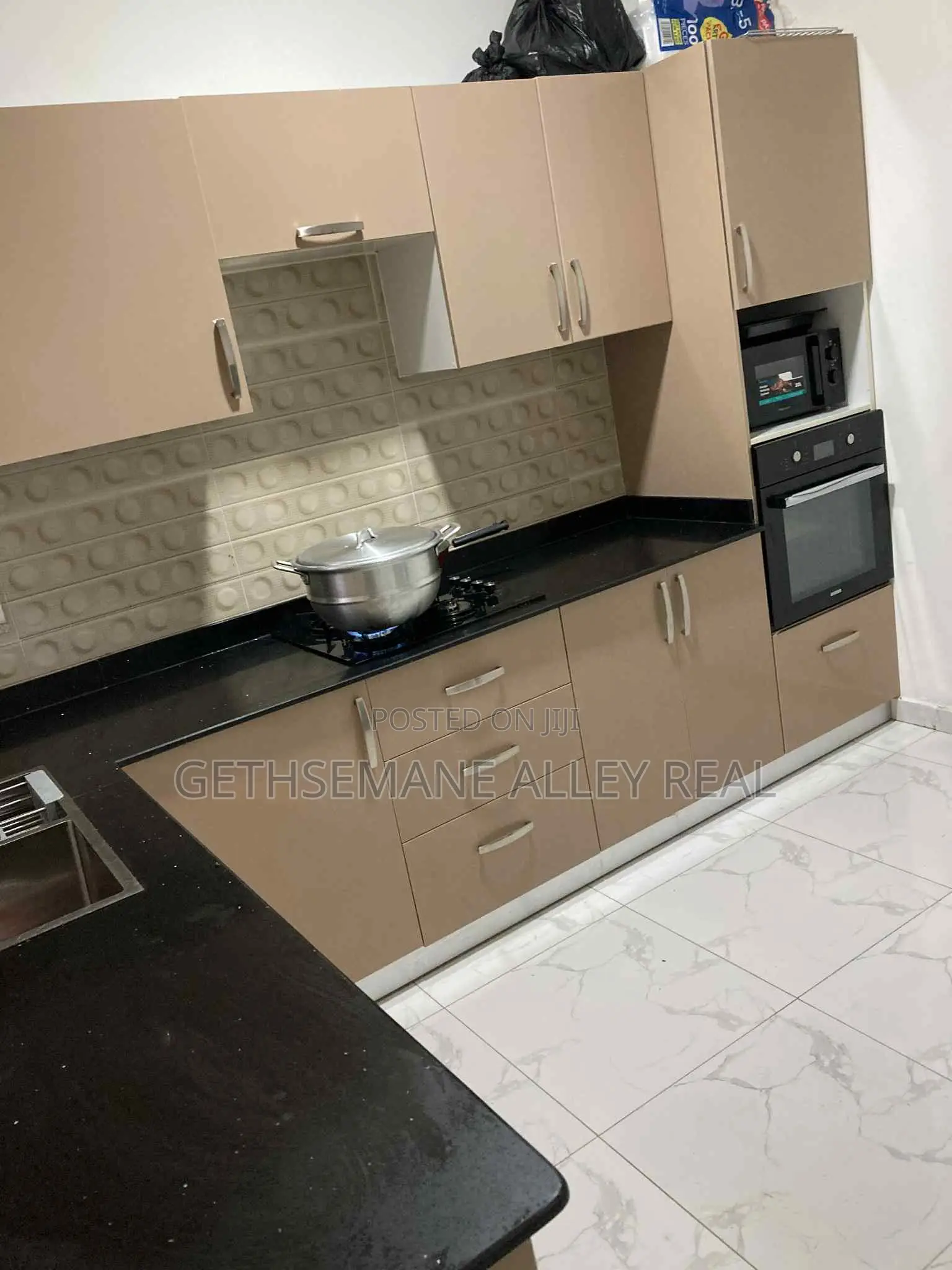 2bdrm Apartment in Gethsemeny Alley, Ga South Municipal for rent