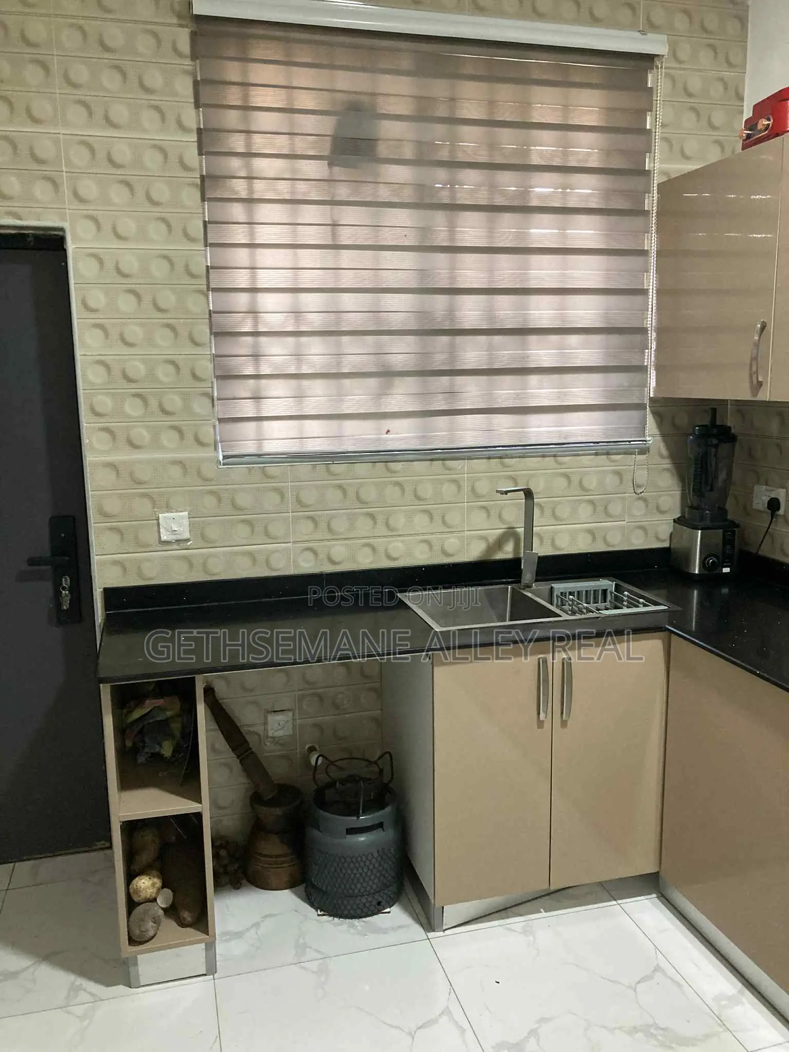 2bdrm Apartment in Gethsemeny Alley, Ga South Municipal for rent