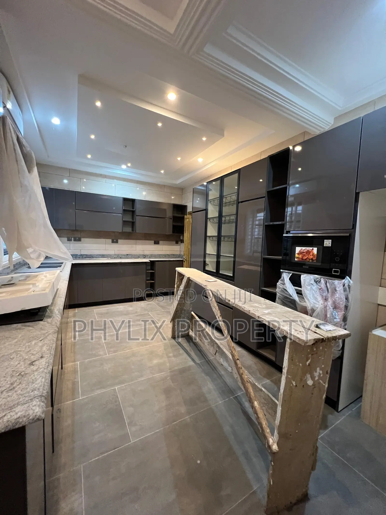 5bdrm House in West Legon for rent