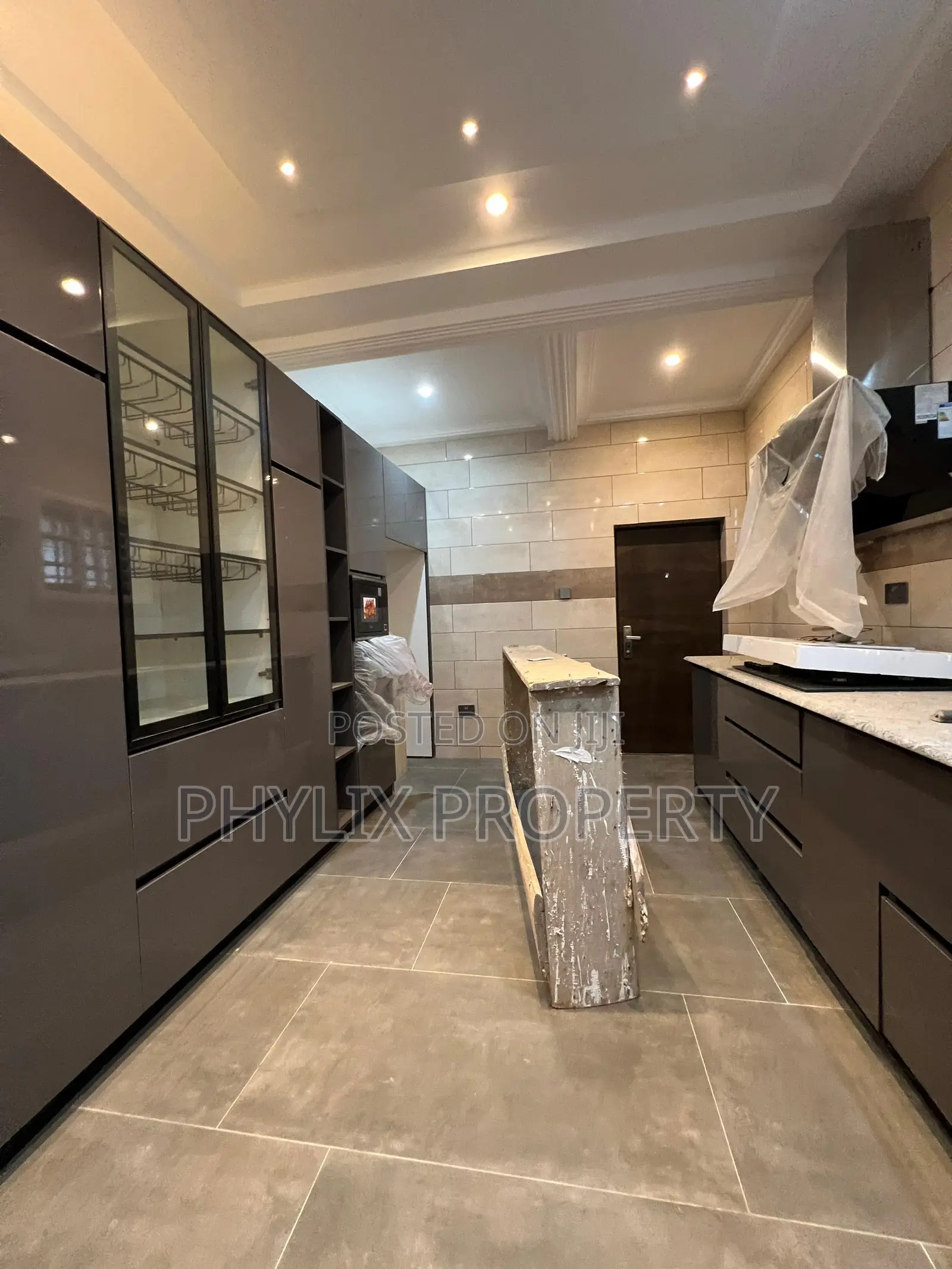 5bdrm House in West Legon for rent