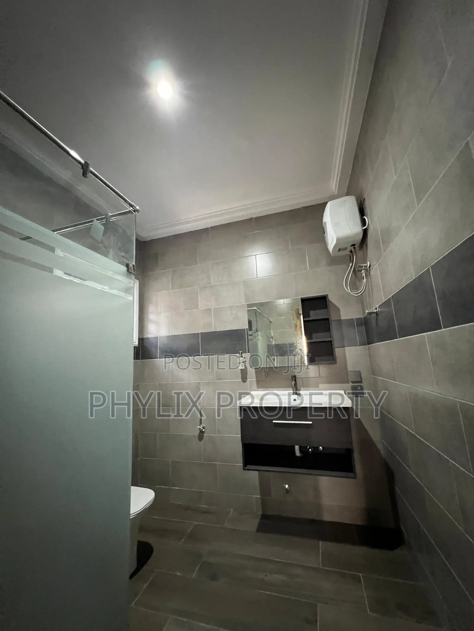 5bdrm House in West Legon for rent