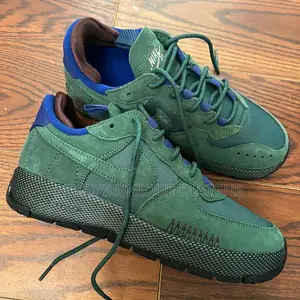 Urban Trek Pro Sneakers