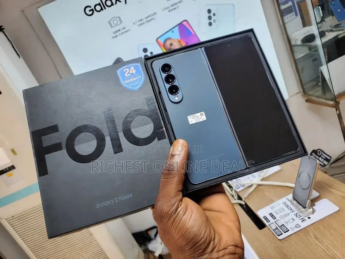 New Samsung Galaxy Z Fold4 256 GB Black