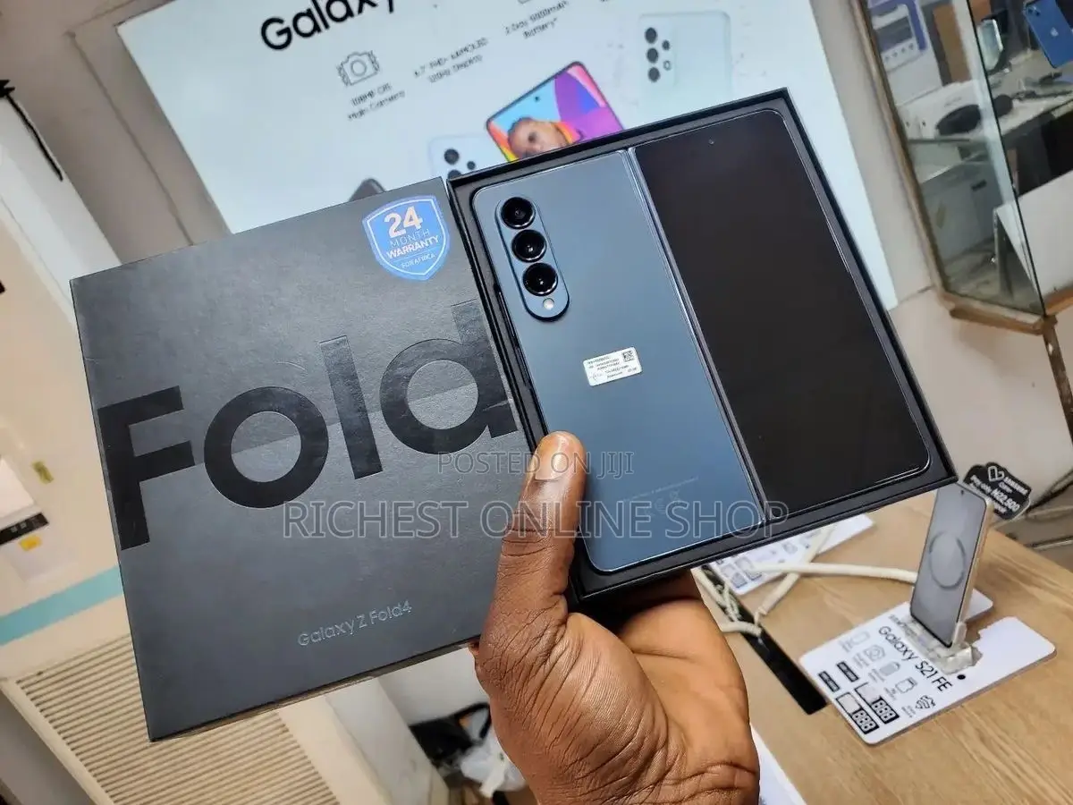 New Samsung Galaxy Z Fold4 256 GB Black
