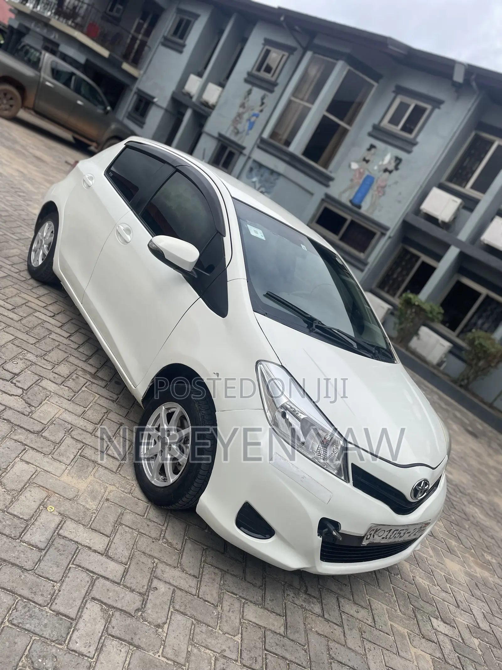 Toyota Vitz 1.3 FWD 3dr 2012 White