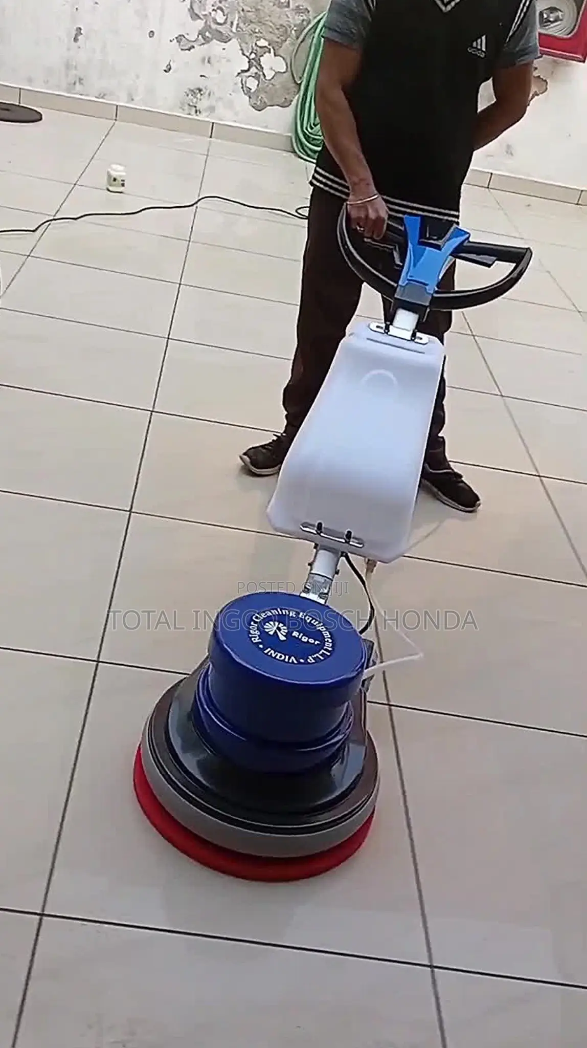 Scrubbing Machine for Floor, Tiles and Carpet