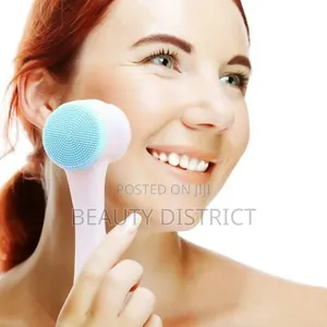 Facial Cleansing Brush