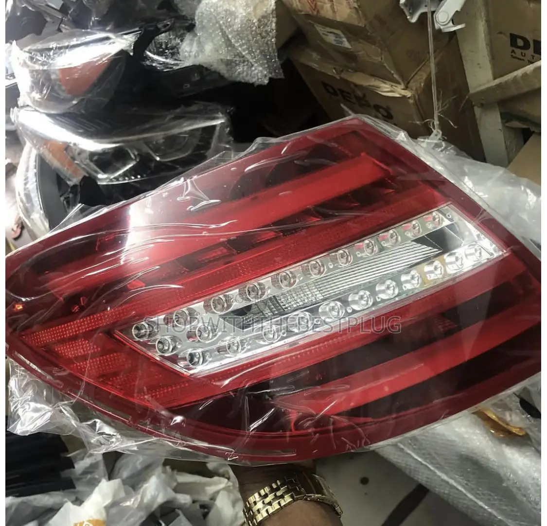 Mercedes Benz C250 2014-2015 Taillight Pair