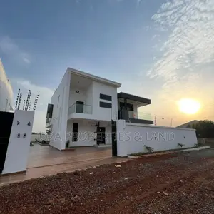 4bdrm House in Lakeside Estate for sale